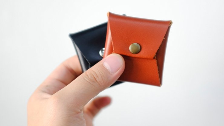 Square Coin case (Black Leather) by Gentle Magic - Trick - Merchant of Magic